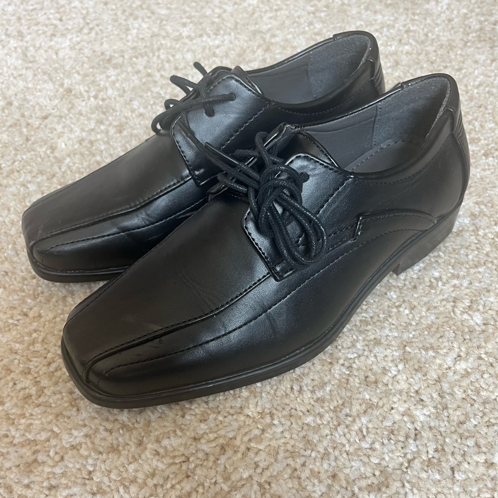 Strauss + Ramm Boys Dress Shoes in Black
